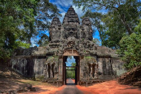 How to get from Siem Reap Airport to Angkor Wat