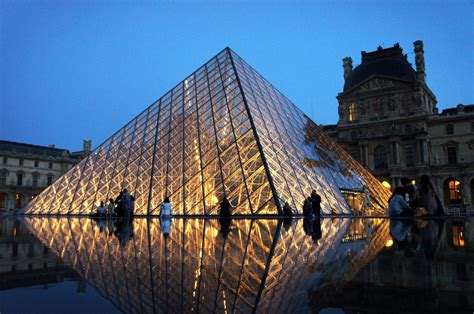 The Story Behind the Architecture and Construction of The Louvre Museum ...