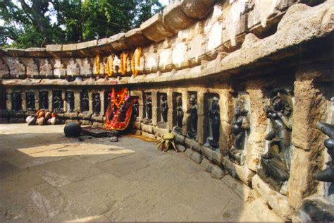 RUTHWIZ: 64 YOGINI TEMPLE HIRAPUR