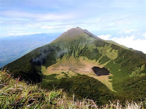 Mount Kanlaon climb in April 2014. | Volcano and lava photography ...