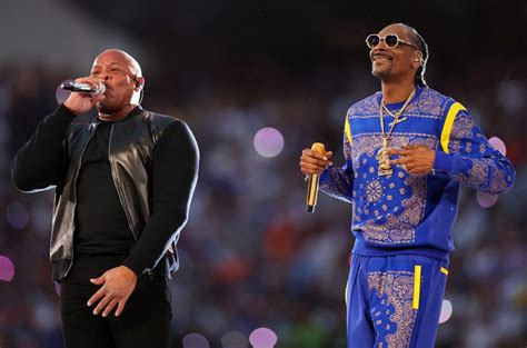 Snoop Dogg & Dr. Dre's 'Gin & Juice' Cocktails Are Coming