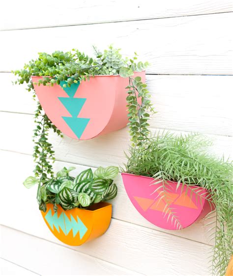 DIY Colorful Outdoor Wall Planters - A Kailo Chic Life