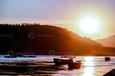 Sunset ocean view 14789923 Stock Photo at Vecteezy