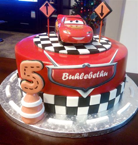 Lightning Mcqueen Cars Cake - CakeCentral.com