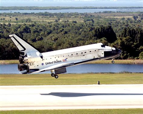 SPACE SHUTTLE DISCOVERY LANDING CONCLUDING STS-95 - 8X10 NASA PHOTO (EP ...