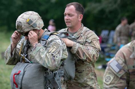 DVIDS - Images - 5TH RANGER TRAINING BATTALION AIRBORNE OPERATION ...