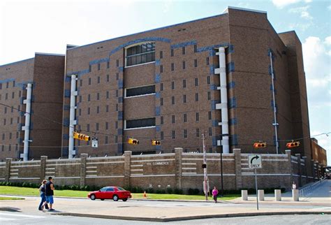 Commissioners approve video visitation at Dallas County jail | News ...