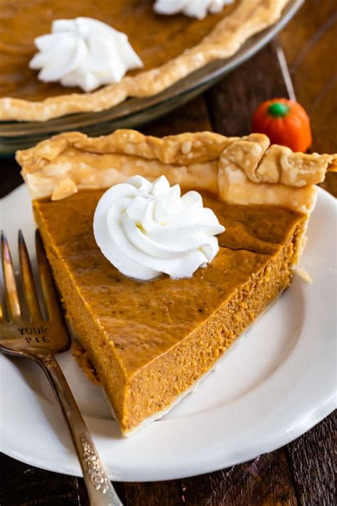 Easy Pumpkin Pie Recipe | The Cake Boutique