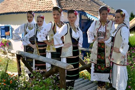 Traditional clothing of peoples in Bosnia and Herzegovina: Richness and ...