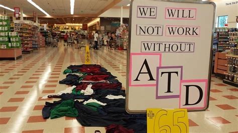 When New Bedford Market Basket Workers Staged a Job Action