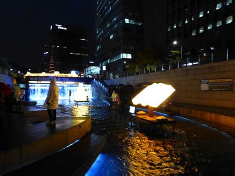 2012 Seoul Lantern Festival - (Cheonggyecheon Stream, downtown Seoul ...