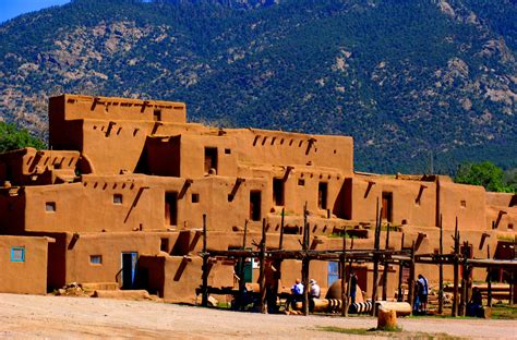 Architecture Du Jour: The New Mexico Adobe House | Uncouth Reflections