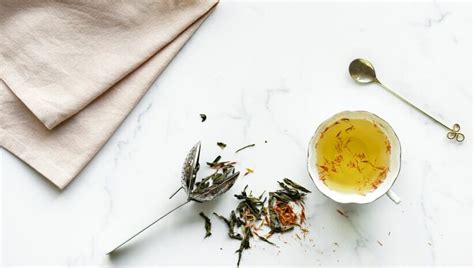 5 Calming Herbs for Sleep, Stress, and Anxiety - LA Yoga Magazine ...