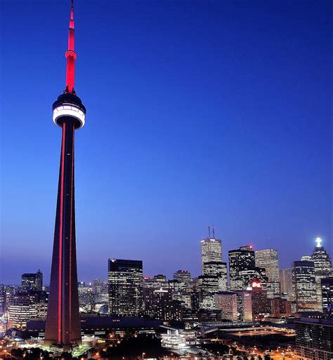 5-five-5: CN Tower (Toronto - Canada)