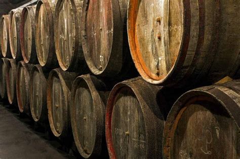 Lambic Beer Guide: History, Brewing, Taste, Food Pairings