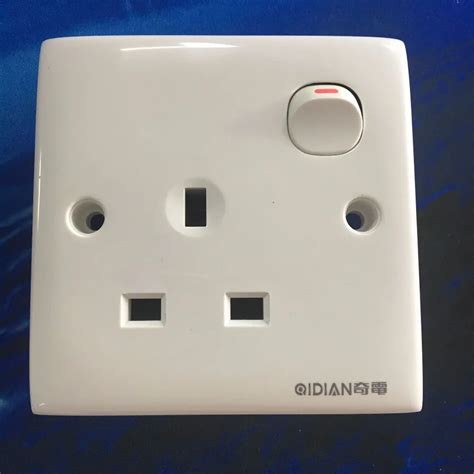 86x86mm White Square Single Gang 1 PushButtonSwitch 3 Pin British ...