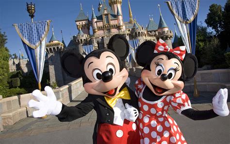 Mickey And Minnie Mouse Have Started Talking To Guests At Disneyland