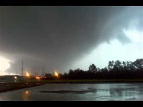 EF5 Tornado going through Tanner / Swan Creek in Alabama 4-27-11 - YouTube