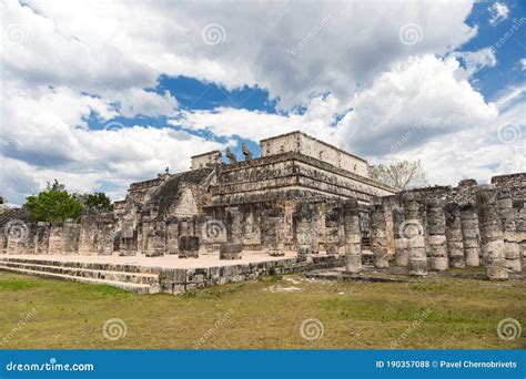 Temple of Warriors in Chichen Itza Stock Photo - Image of hispanic ...