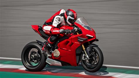 2021 Ducati Panigale V4 S [Specs, Features, Photos] | wBW