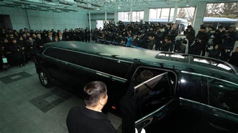 Estrellas del k-pop lloran la pérdida de Kim Jong-hyun en un funeral ...