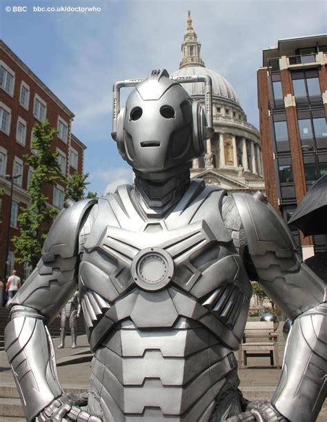 DOCTOR WHO Season 8 Recreating Iconic Cyberman Scene — GeekTyrant