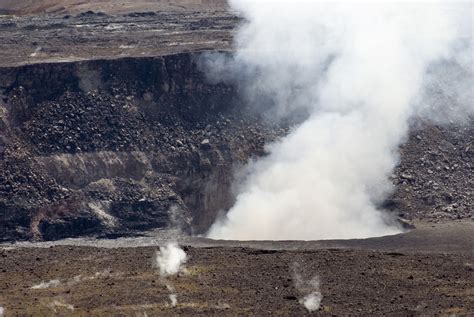 Free Stock image of Halemaumau crater | ScienceStockPhotos.com