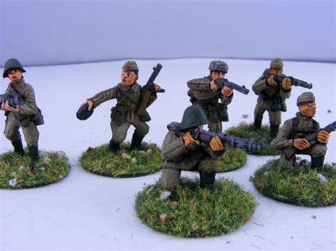 Evil Bob's Miniature Painting: 28mm WWII Soviets