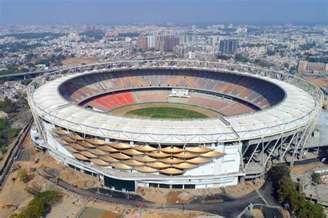 Page 2 - The 5 biggest cricket stadiums in India