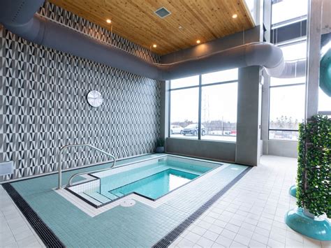 Indoor Pool | Sandman Signature Dartmouth Hotel & Suites