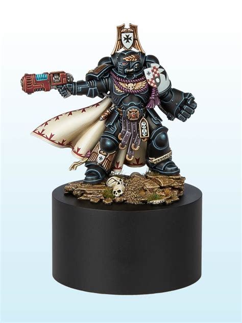 Black Templars Primaris Captain, by Martin Peterson.