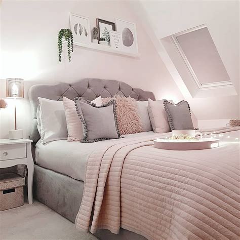 20+ Pink Grey White Bedroom – DECOOMO