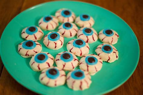 Easy To make Halloween Eyeball Cookies Recipe