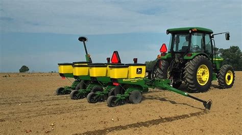 Drawn Planters | Planting Equipment | John Deere AFME