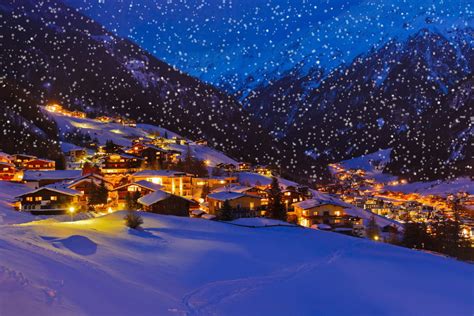 Winter Village Wallpaper - WallpaperSafari