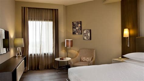 Luxury Accommodation in Delhi, Rooms and Suites at Hyatt Regency Delhi