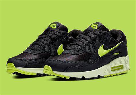 Nike Air Max 90 Black Green CZ0378-001 | SneakerNews.com