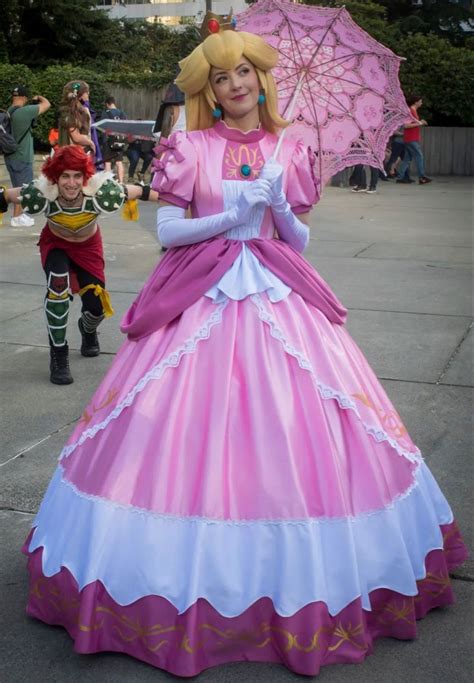 Pin by Genuine Princesa on super mario | Princess peach cosplay, Peach ...