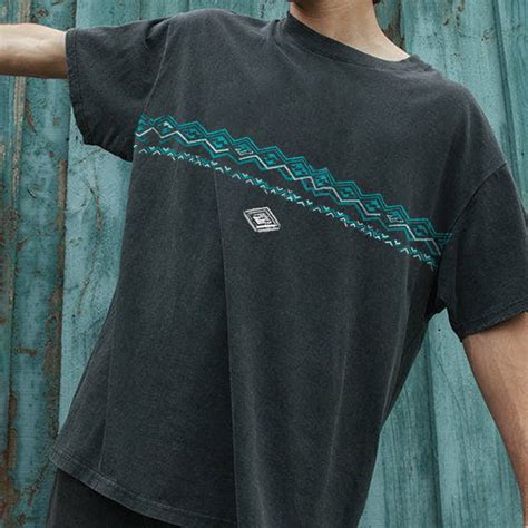 Men's Holiday Vintage Surf T-Shirt