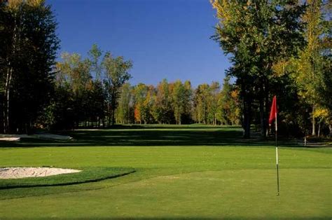 Silver Lakes Golf & Country Club in East Gwillimbury