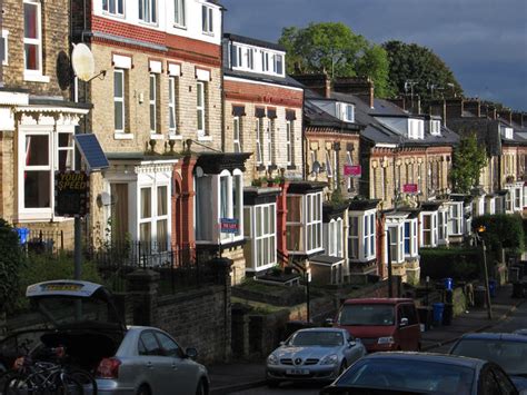 Sheffield - houses on Harcourt Road © Dave Bevis :: Geograph Britain ...