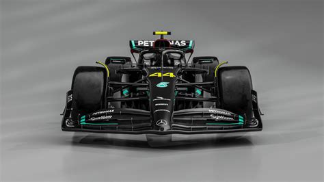 TECH ANALYSIS: Mercedes stick to their guns on unique sidepod design ...