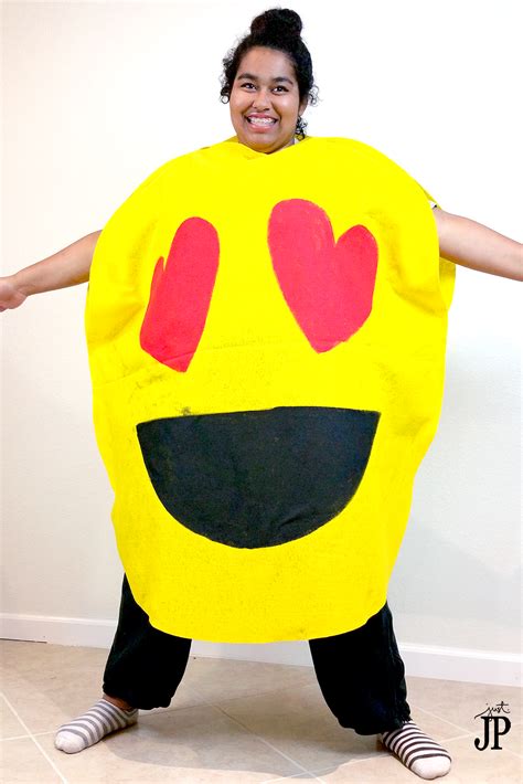 Smiley Heart Emoji Costume - Kunin Felt