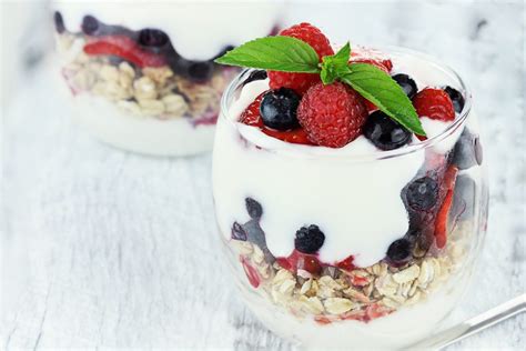 12 Amazing Health Benefits Of Greek Yogurt - Icy Health