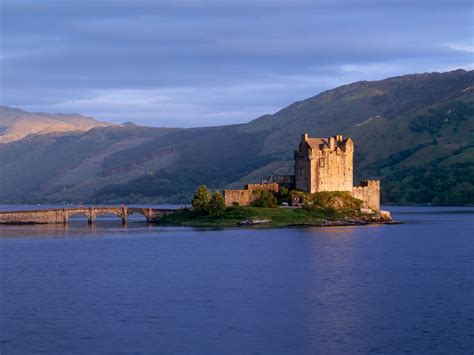 The Best Castles in the Scottish Highlands - Bobo and ChiChi