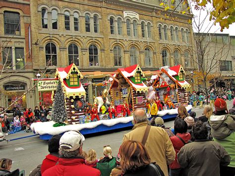 Toronto City Life » santa claus parade