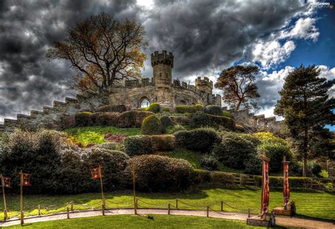 Warwick Castle, clouds, Garden, England - For desktop wallpapers: 2048x1402