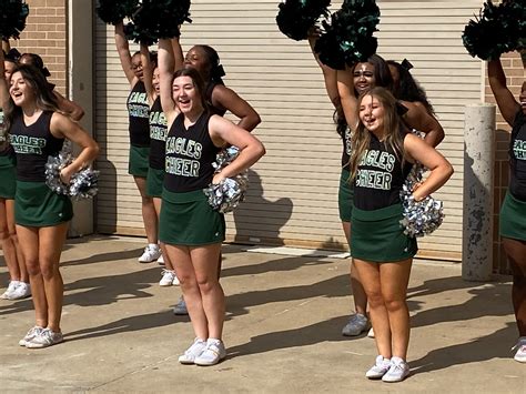 Thousands attend Mansfield ISD Back to School Bash