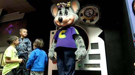 Chuck E Cheese Up Close and Personal with The Animatronics - YouTube