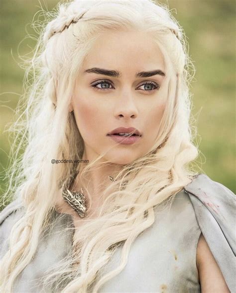 Emilia Clarke | Danyeres targaryen, Celebs, Targaryen hair